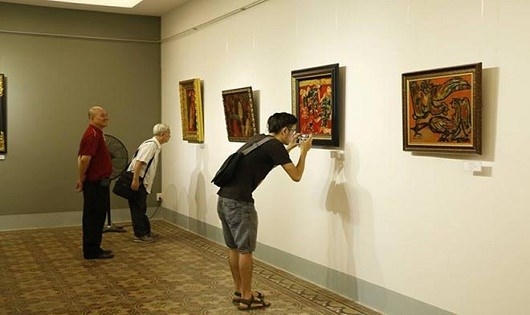 Những bức tranh trở về từ châu Âu.