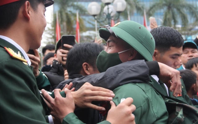 Xử phạt 2 thanh niên trốn nghĩa vụ quân sự 125 triệu đồng