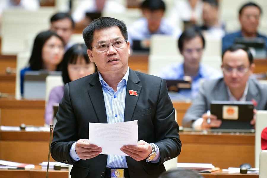 Đại biểu Dương Khắc Mai – Đoàn ĐBQH tỉnh Đắk Nông: Cân nhắc quy định về bảo lưu chế độ, chính sách trong điều động nhà giáo. Ảnh: quochoi.vn