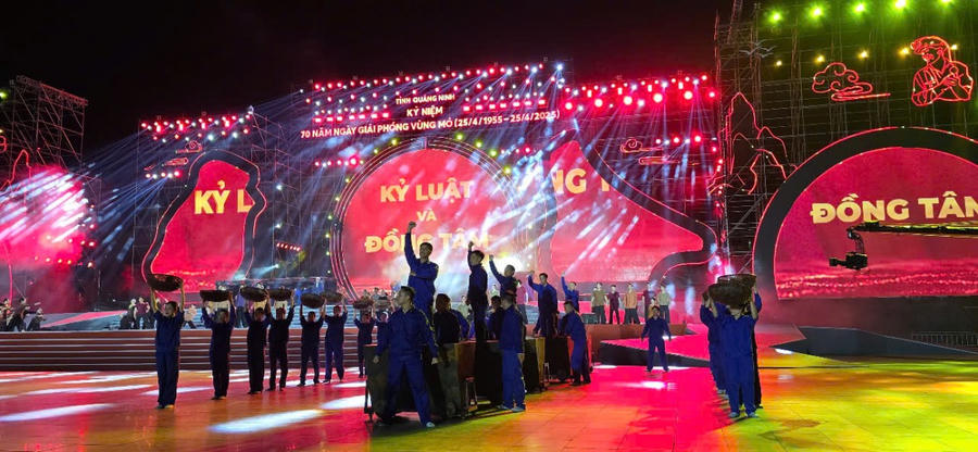 Chương trình tái hiện lại bức tranh sống động về cuộc sống của những người thợ mỏ.