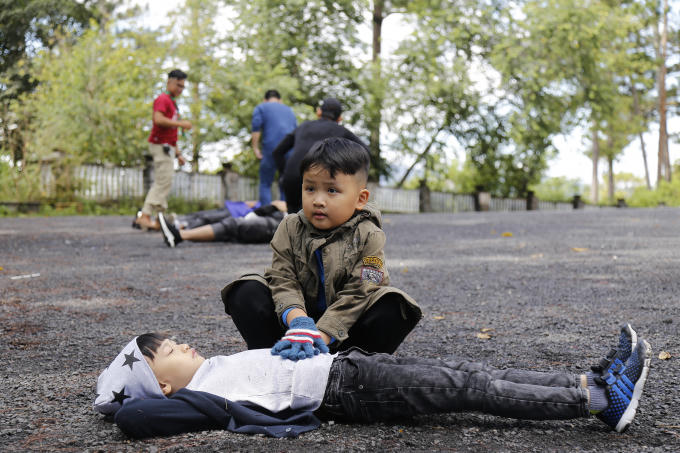 Bố ơi tập 6: Màn tỏ tình bá đạo của Chíp sún trong rừng sâu