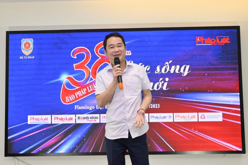 TS. Vũ Hoài Nam - Bí thư Đảng ủy, Tổng Biên tập Báo Pháp luật Việt Nam mong muốn tập thể cán bộ, phóng viên, nhân viên Báo Pháp luật Việt Nam tiếp tục quyết tâm và quyết tâm hơn nữa để trở thành tờ báo hàng đầu tuyên truyền phổ biến pháp luật của Báo chí Cách mạng Việt Nam.