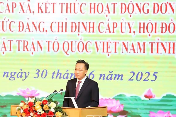 Bí thư Tỉnh ủy Hưng Yên Nguyễn Hữu Nghĩa phát biểu tại buổi lễ.