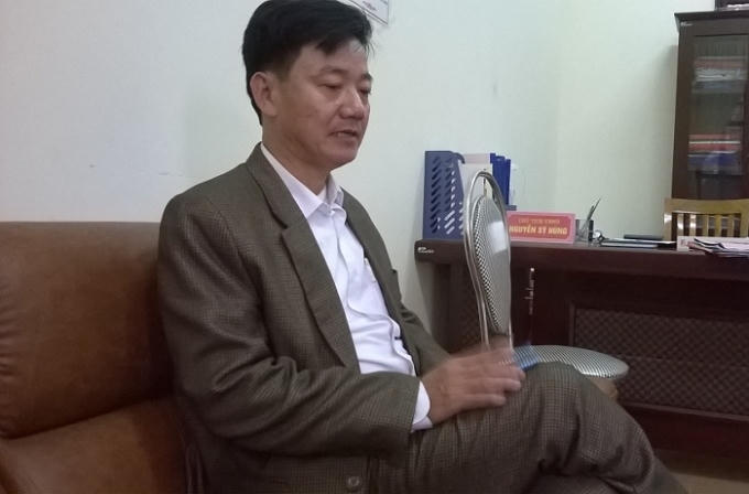Chủ tịch UBND xã Thanh Dương Nguyễn Sỹ Hùng khẳng định "Không riêng gì bãi rác tại nghĩa địa Cồn Lim, thực rác thải sinh hoạt trên địa bàn xã Thanh Dương đang là vấn đề nan giải" (ảnh Duy Ngợi).