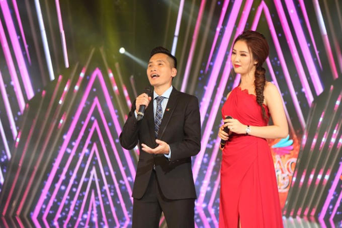 BTV Quốc Khánh, BTV Thuỵ Vân đảm nhiệm dẫn chương trình.