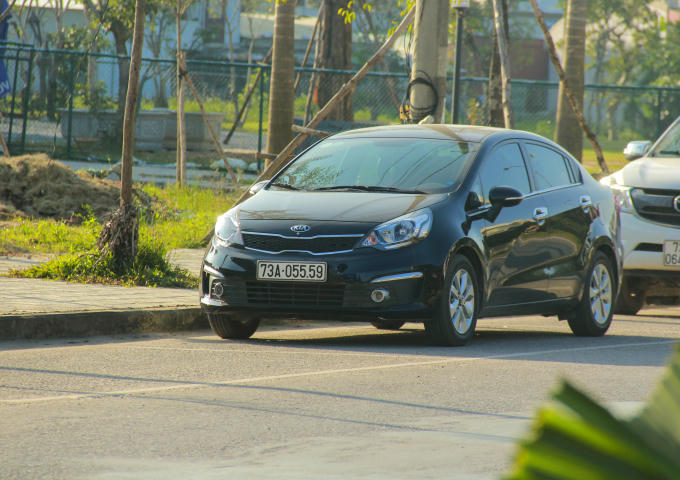 Dòng xe KIA RIO cũng không kém phần sang chảnh với biển "sam 5". (Ảnh. Hải Long)