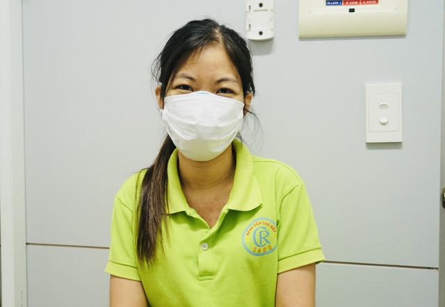 Đoàn Đỗ Hạ Huyên từng bị khủng hoảng, stress vì hàng trăm tin nhắn/ngày dồn dập tìm kiếm người thân. Ảnh: Kim Vân