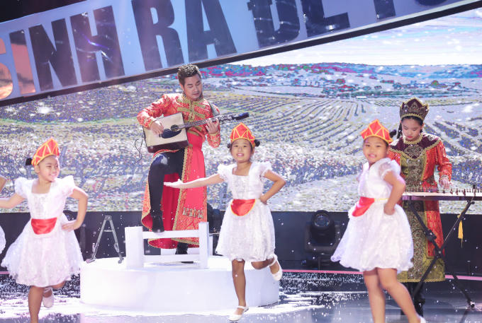 Nguy&ecirc;n Khang đoạt qu&aacute;n qu&acirc;n &ldquo;Sinh ra để tỏa s&aacute;ng&rdquo; khi chơi nhạc cụ 1000 USD