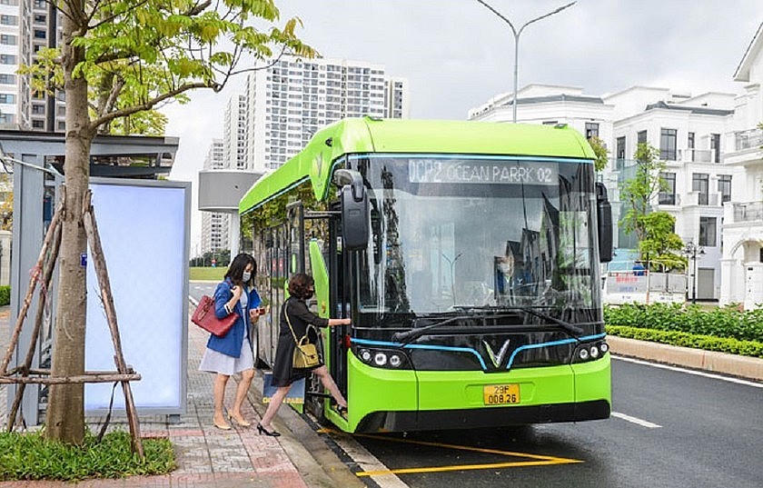 Nhiều doanh nghiệp tiên phong trong hành trình chuyển đổi xanh quốc gia. (Ảnh: VinBus)