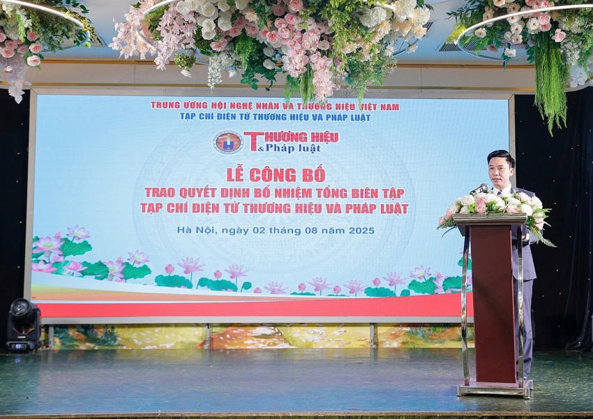 Tân Tổng Biên tập Tạp chí điện tử Thương hiệu và Pháp luật Cảnh Chi Tuyên phát biểu nhận nhiệm vụ.