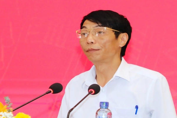 Đại diện cử tri phát biểu tại hội nghị.