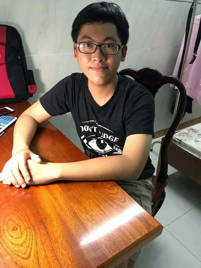 Nguyễn Trần Công Đạt là thí sinh duy nhất đạt điểm 10 môn Toán ở TPHCM trong kỳ thi THPT quốc gia 2018.