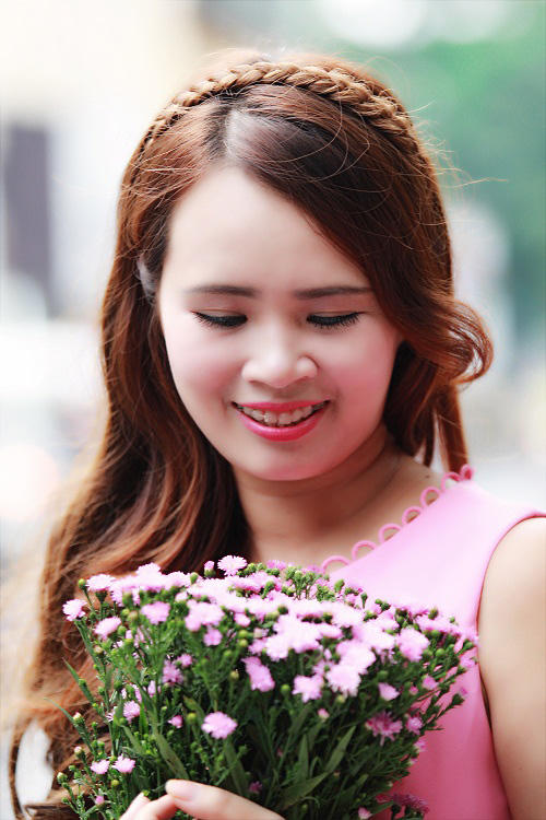 Nhà thơ Phạm Thị Ngọc Thanh, kiêm giám đốc Công ty Sunflower Books.