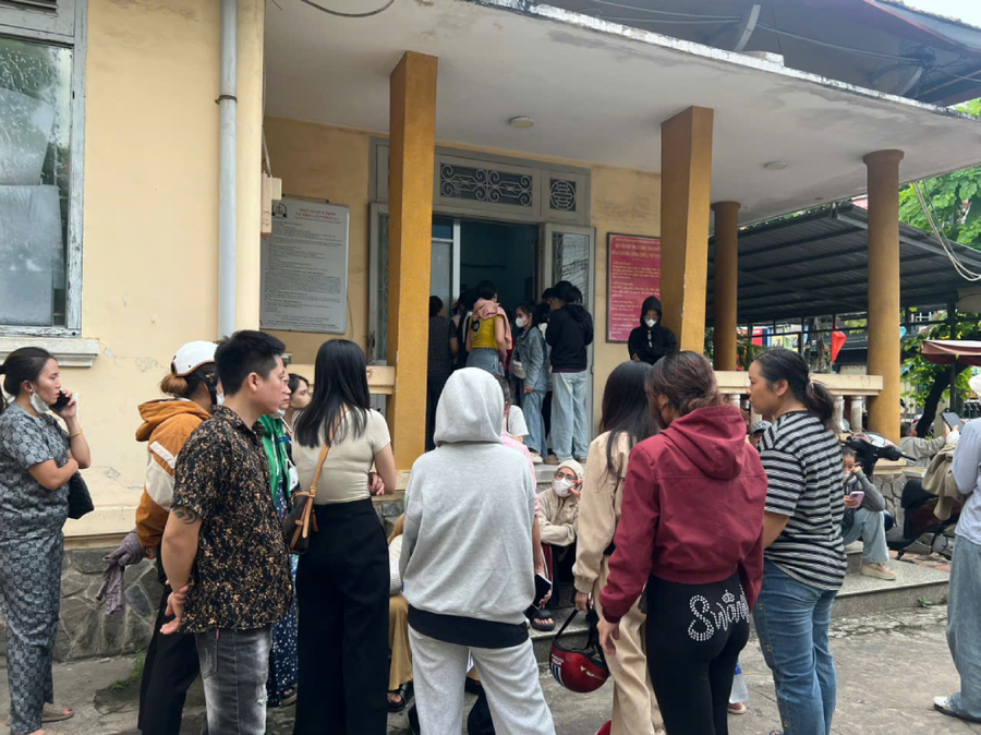 Người dân trình báo cơ quan chức năng