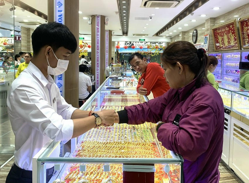 Ngân hàng Nhà nước siết hoạt động mua bán vàng tại địa phương.