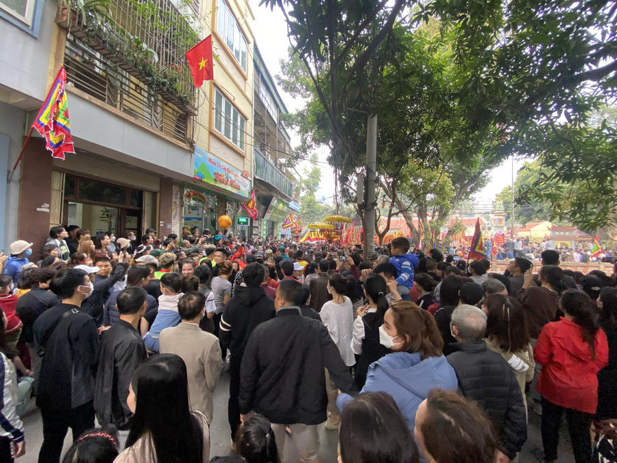 Từ sáng sớm ngày 2 đến 3/3/2023 (11- 12/2 Âm lịch năm Quý Mão), hàng nghìn người dân và du khách thập phương đã đổ về Lễ hội 5 làng Mọc (tại hai quận Thanh Xuân và Nam Từ Liêm, Hà Nội) dể dự hội .