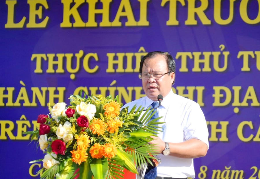 Ông Nguyễn Minh Luân - Ủy viên BTV Tỉnh ủy, Phó Chủ tịch UBND tỉnh Cà Mau, phát biểu tại buổi lễ (Ảnh: Bích Ngọc).