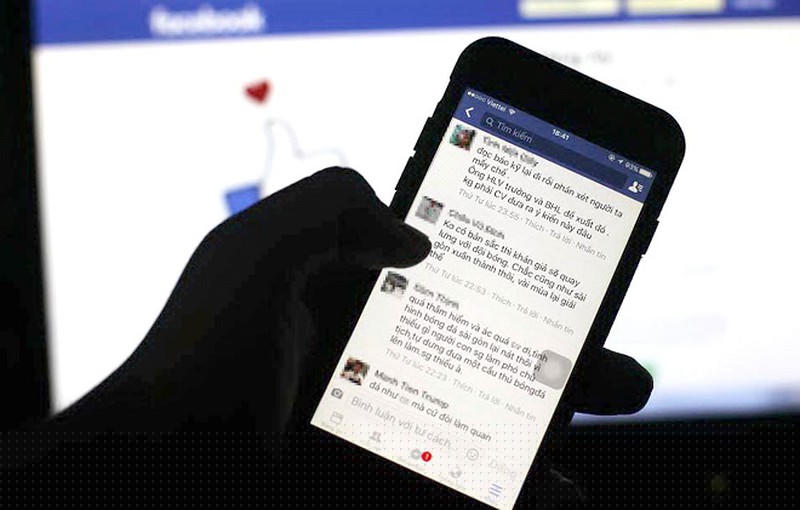 Mặt trái của không gian mạng và sự phát triển công nghệ là khó kiểm soát hành vi, ứng xử trên thế giới ảo.