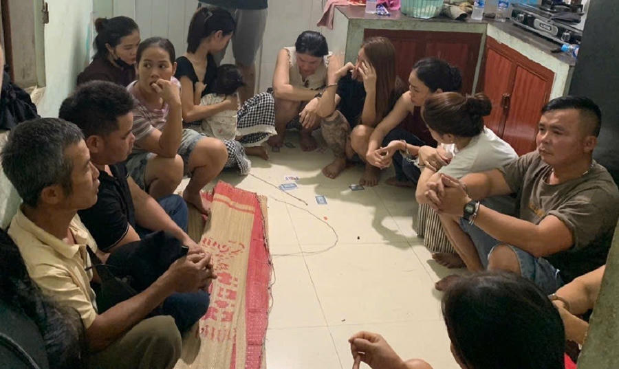 Các đối tượng bị bắt giữ - Ảnh Công an Nghệ An.