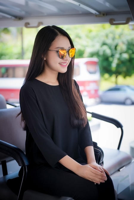 Hoa hậu Việt Nam 2016: Thí sinh miền Nam khoe streetstyle cực chất ở sân bay Cát Bi
