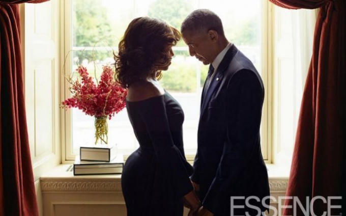 Cuộc hôn nhân của ông Obama đã trải qua 24 năm và hạnh phúc viên mãn với sự ra đời của hai cô con gái.