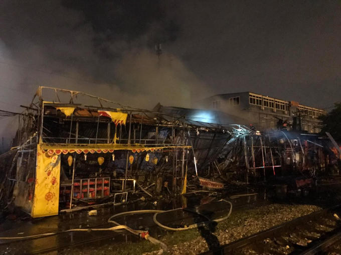 Hiện trường vụ ch&aacute;y ở si&ecirc;u thị Th&agrave;nh Đ&ocirc;.