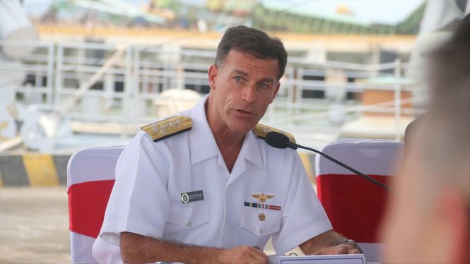 Đô đốc John Aquilino: 'Ủng hộ Việt Nam bảo vệ chủ quyền biển đảo' - ảnh 1
