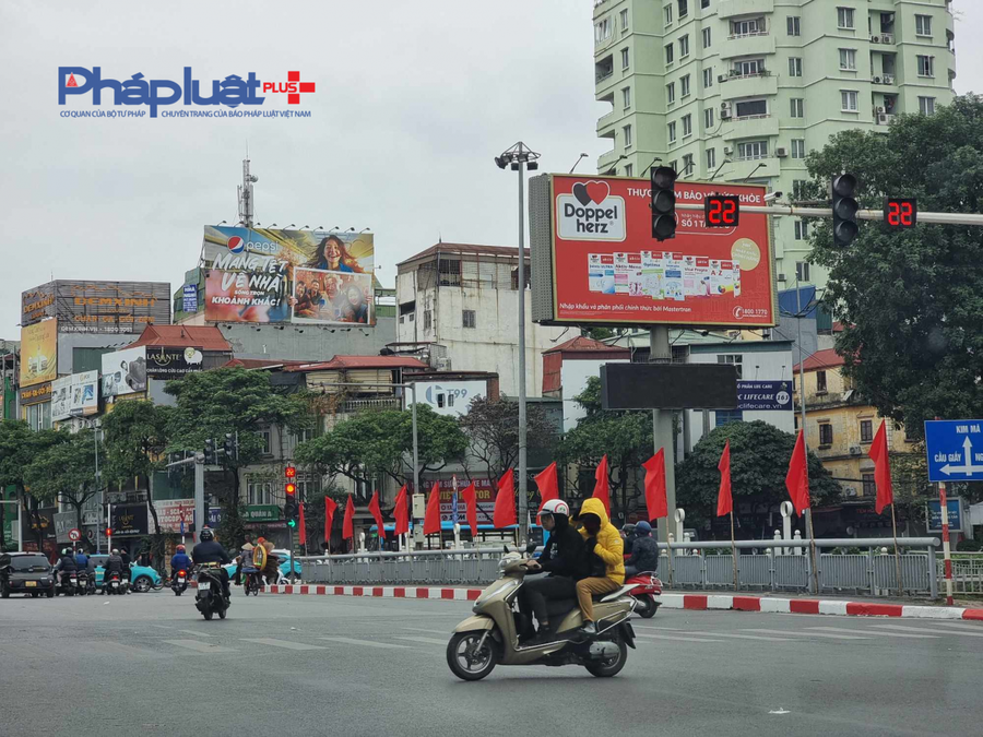 Miền Bắc, Hà Nội hửng nắng, se lạnh, không khí lạnh suy yếu dần.
