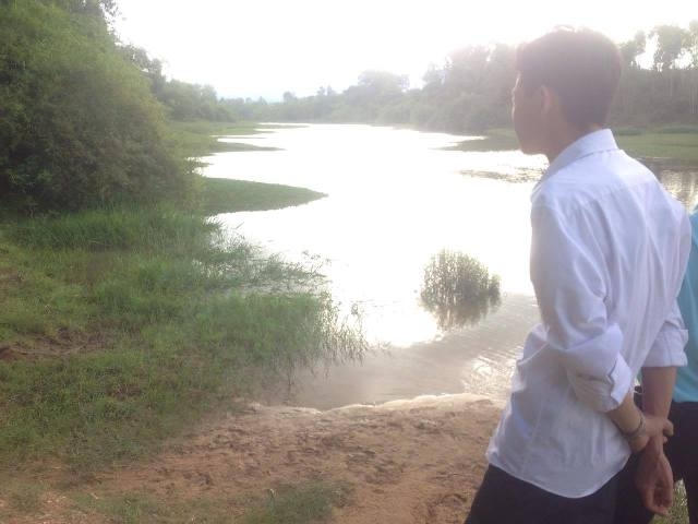 Khúc sông nơi xãy ra vụ đuối nước thương tâm.