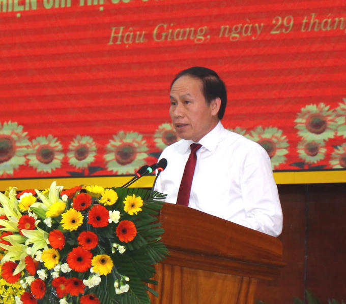 Ủy viên Trung ương Đảng, Bí thư Tỉnh ủy Lê Tiến Châu phát biểu tại buổi họp mặt. Ảnh: Trường Sơn