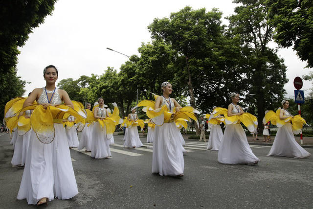 "Tinh hoa Hà Nội - Hôi tụ và tỏa sáng" góp phần tạo không khí vui tươi, phấn khởi trong các tầng lớp nhân dân Thủ đô, tôn vinh các di sản văn hóa và quảng bá thúc đẩy du lịch phát triển.