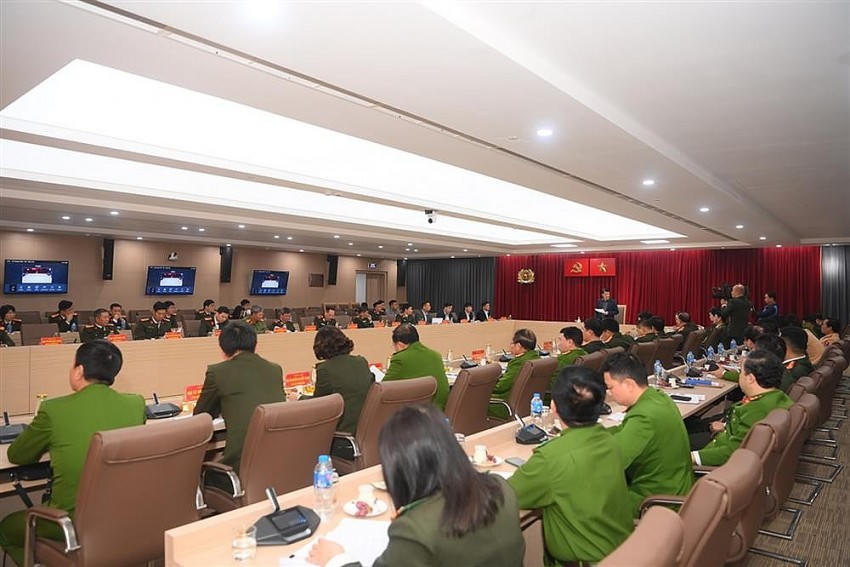 Toàn cảnh Phiên họp.