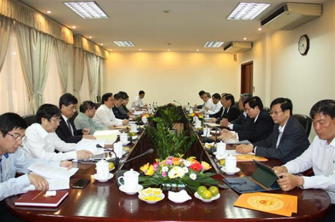 Bộ trưởng Phùng Xuân Nhạ đã có cuộc làm việc với Bí thư tỉnh ủy Ninh Thuận Nguyễn Đức Thanh về phát triển giáo dục và đào tạo.