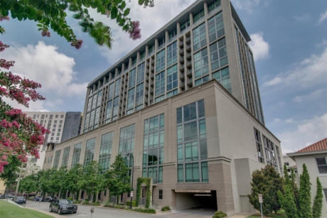 Vào năm 2009, ở tuổi 20, Taylor Swift đã mua lại căn hộ cao cấp tại khu phức hợp The Adelicia, thuộc vùng nội đô Nashville với giá gần 2 triệu USD (hơn 44 tỷ VND) Ảnh: Variety.