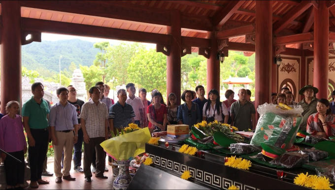 Thăm và dâng hương tại khu di tích Truông Bồn tại xã Mỹ Sơn, huyện Đô Lương, Nghệ An.