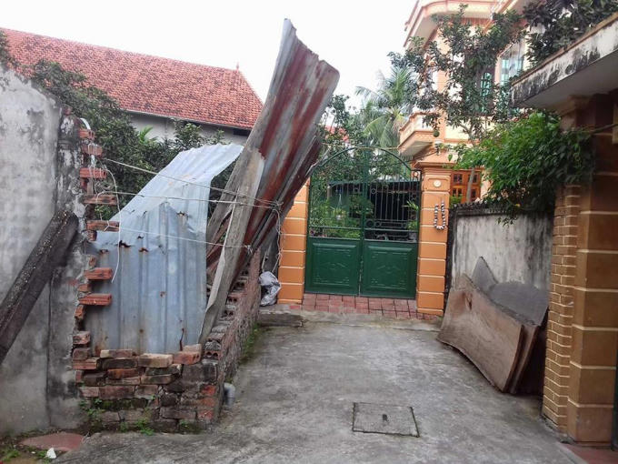 Lối đi vào nhà ông Liễu.