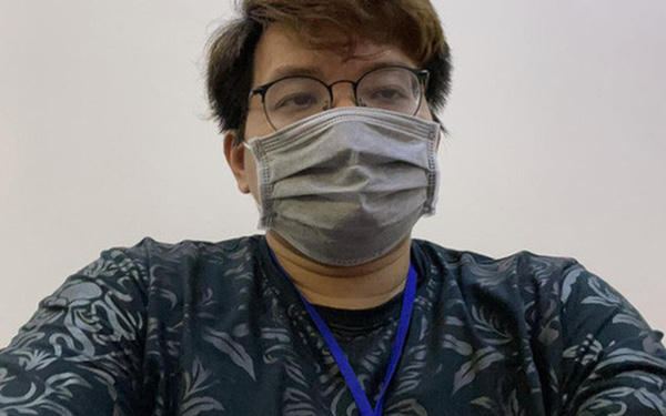 photo1633323535677-16333235357832119956743