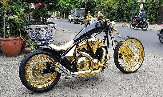 D&agrave;n xe mạ v&agrave;ng của Ph&uacute;c XO vừa bị bắt gi&aacute; trị bao nhi&ecirc;u ?