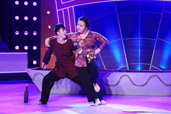 Thủy Tiên nhận được nhiều lời khen khi diện áo bà bà trong bài thi thứ 2. Ảnh: Internet