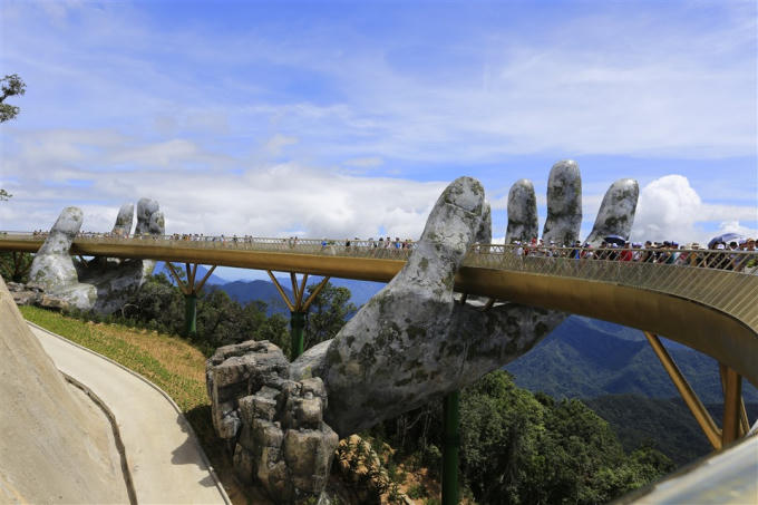 Cau vang Ba Na (13)