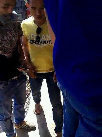 Hả hê đếm tiền sau thắng độ (ảnh PV).