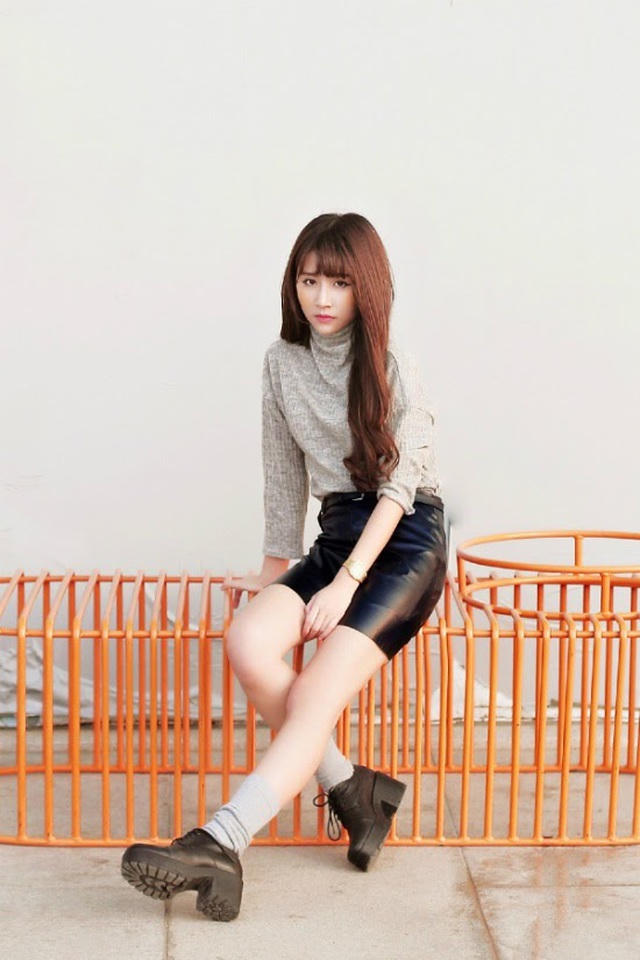 Quỳnh Anh Shyn thường xuyên thay đổi phong cách từ công sở tới cá tính, kẹo ngọt…