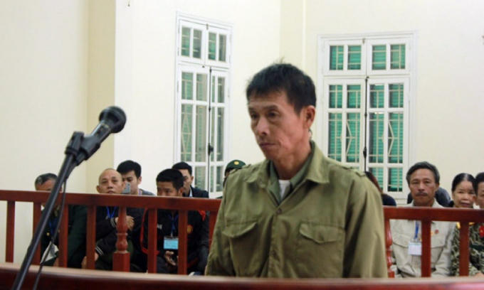 Bị cáo Đinh Ngọc Thạch tại phiên tòa.