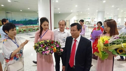 Bộ trưởng Bộ Văn hóa-Thể thao-Du lịch Nguyễn Ngọc Thiện tại sân bay Nội Bài. Ảnh: Nguyên Phong