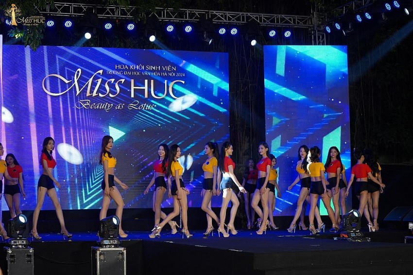 Thí sinh tại vòng thi trình diễn Trang phục Thể thao.