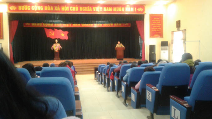 Khai giảng lớp bồi dưỡng giáo viên THCS thuyên chuyển xuống dạy mầm non và tiểu học. Ảnh: Nguyệt Chi