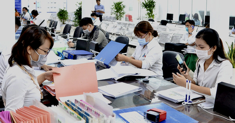 Chính phủ chỉ đạo kịp thời bố trí kinh phí chi trả chế độ, chính sách cho cán bộ, công chức, viên chức, người lao động trong quá trình sắp xếp tổ chức bộ máy. (Ảnh: IT).