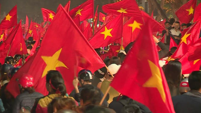 Nh&igrave;n lại một đ&ecirc;m H&agrave; Nội