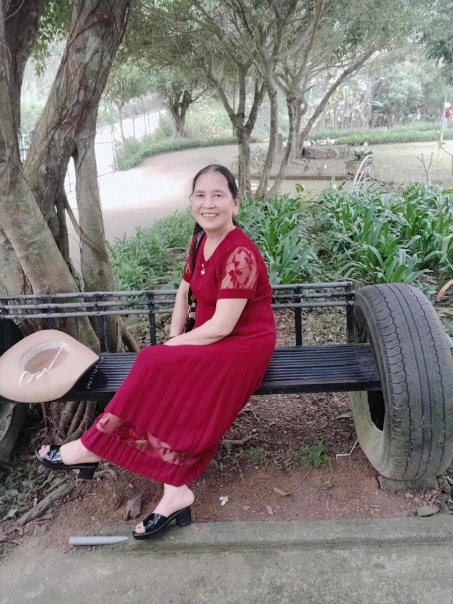 Gương mặt phúc hậu, nụ cười hiền của nhà giáo Nguyễn Thị Thu.