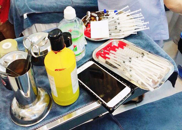 Một số thuốc, dụng cụ y tế chưa xuất trình hóa đơn và chưa cung cấp được nguồn gốc các loại thuốc.